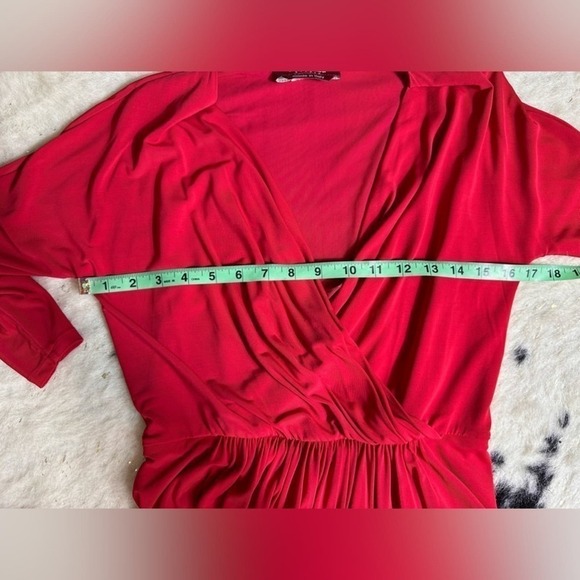 Max Mara Studio Women’s Red 3/4 Sleeve Nylon Mini V Neck Dress Size Medium - Picture 2 of 9